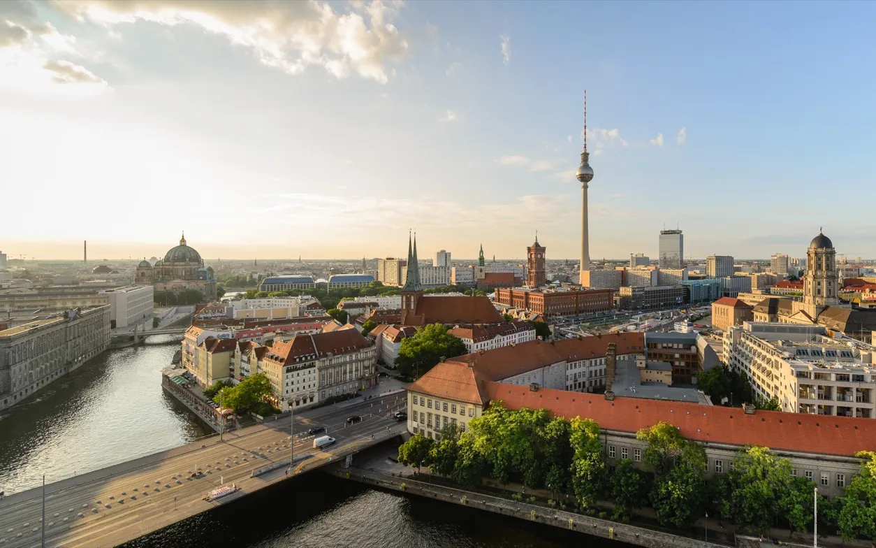 Dieses Bild dient als visuelle Referenz, die der KI zusammen mit der jeweiligen Zukunftsvision als zusätzliche Eingabe übergeben wird.
